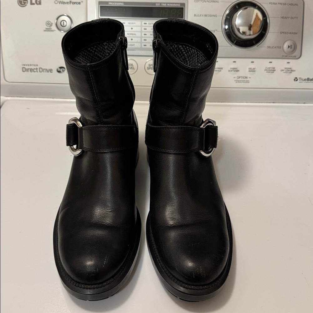 Aquatalia Black Leather Ankle Boots with Buckle. Made in Italy 
Size 8M